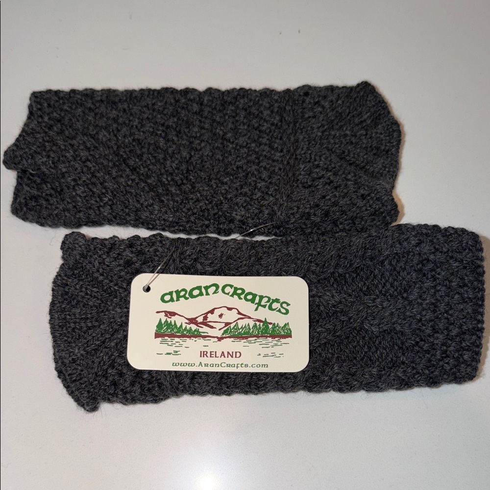 NWT 💯 WOOL ARAN FINGERLESS GLOVES CHARCOAL GRAY